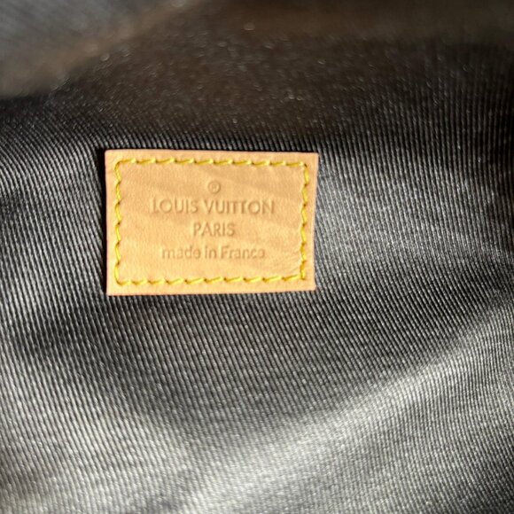 Louis Vuitton Classic Monogram Bumbag Microchipped - Picture 6 of 7